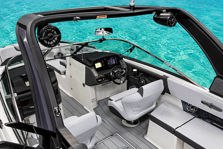 Катер Chaparral 30 Surf